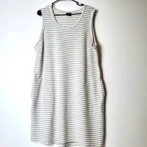 32° Cool Sleeveless Dress
